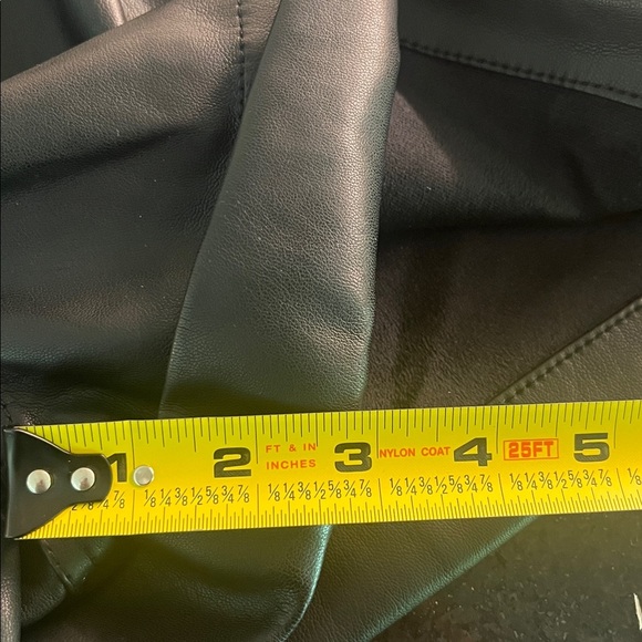 NWT Blank NYC Vegan Leather Tailored High Rise Short in Lonestar Black Size 31 - Picture 9 of 12